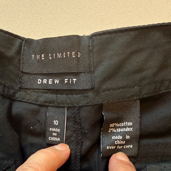 The Limited The Drew Fit Women's Black Cargo Cropped Capris, Size 10 - Picture 6 of 9